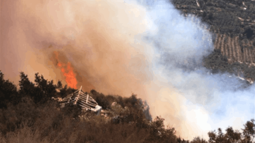 اندلاع حريق في منطقة جرد القيطع والاهالي يناشدون الجيش التدخل