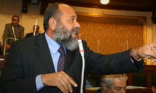 بعد فوز زوجته بالانتخابات.... نائب يموت من الفرح!