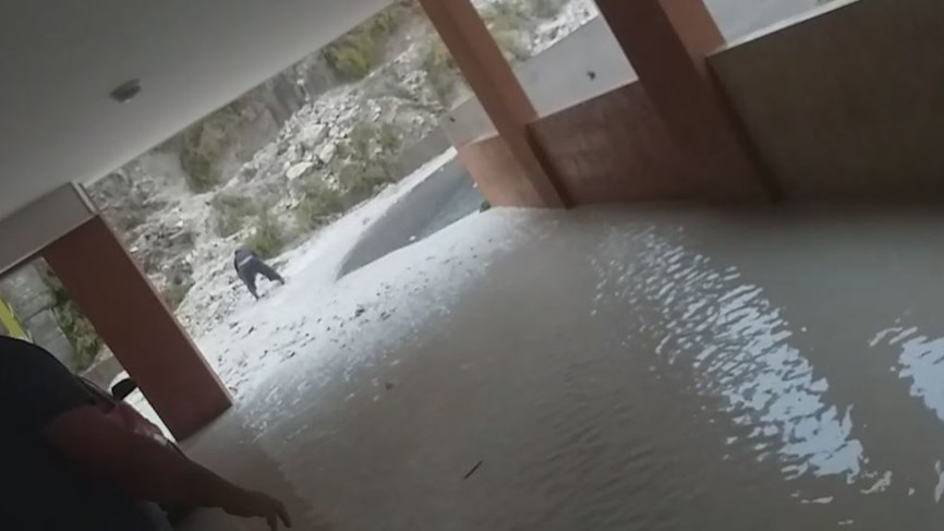 مياه الأمطار تدخل المنازل والمحلات في صيدا وضواحيها