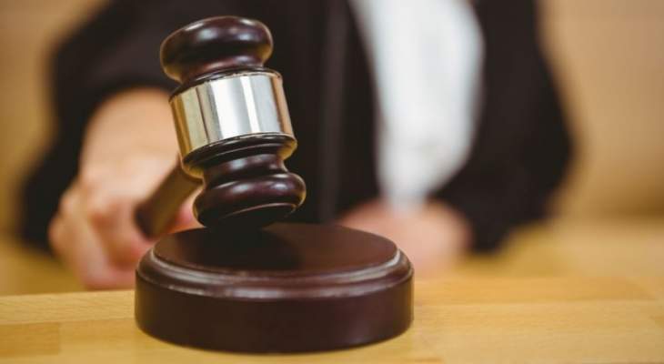 قرار بتوقيف رئيس مصلحة سلامة الطيران بالمطار عن العمل بجرم هدر المال العام