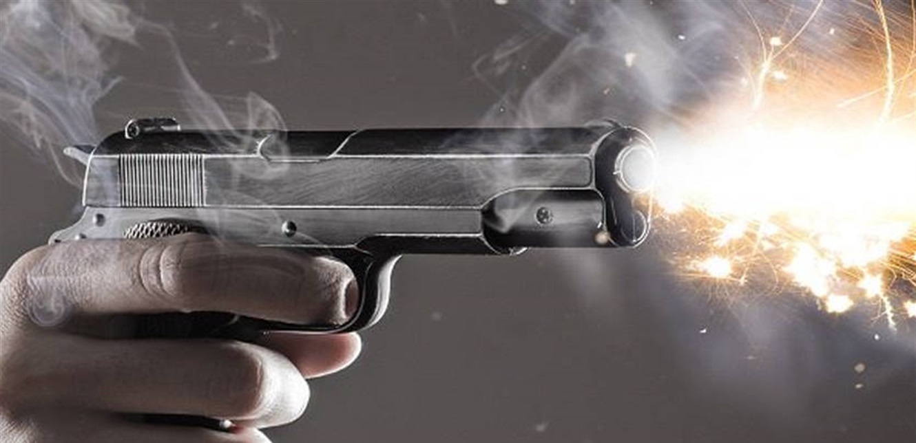 إطلاق نار على سيارة ناشط