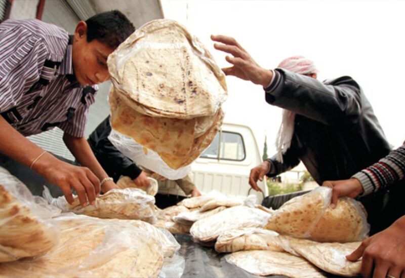 الفقر والجوع يؤرقان السوريين في مناطق الأسد