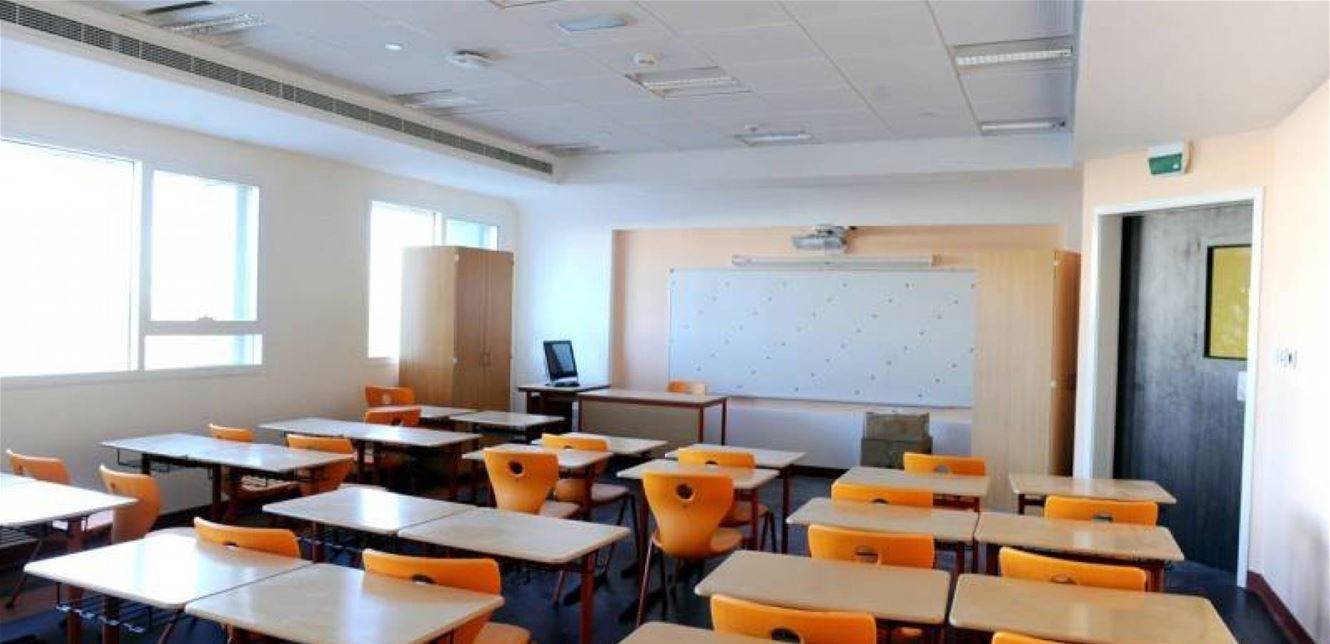 هل ستفتح المدارس بدءًا من يوم الإثنين؟