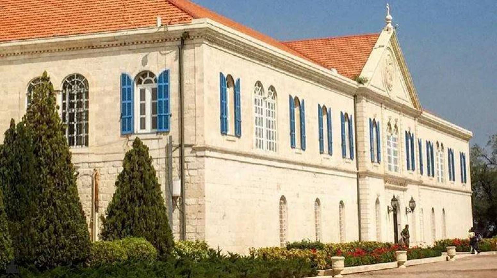 "كلو قابل للنقاش بشرط سلة متكاملة".. علاء الخواجة على الخط الحكومي؟!