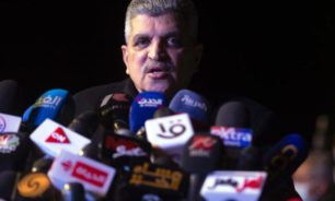 رئيس قناة السويس: 113 سفينة ستعبر بالاتجاهين حتى الثامنة صباحا