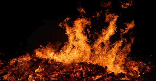 حريق مفتعل في نظارة مخفر بينو