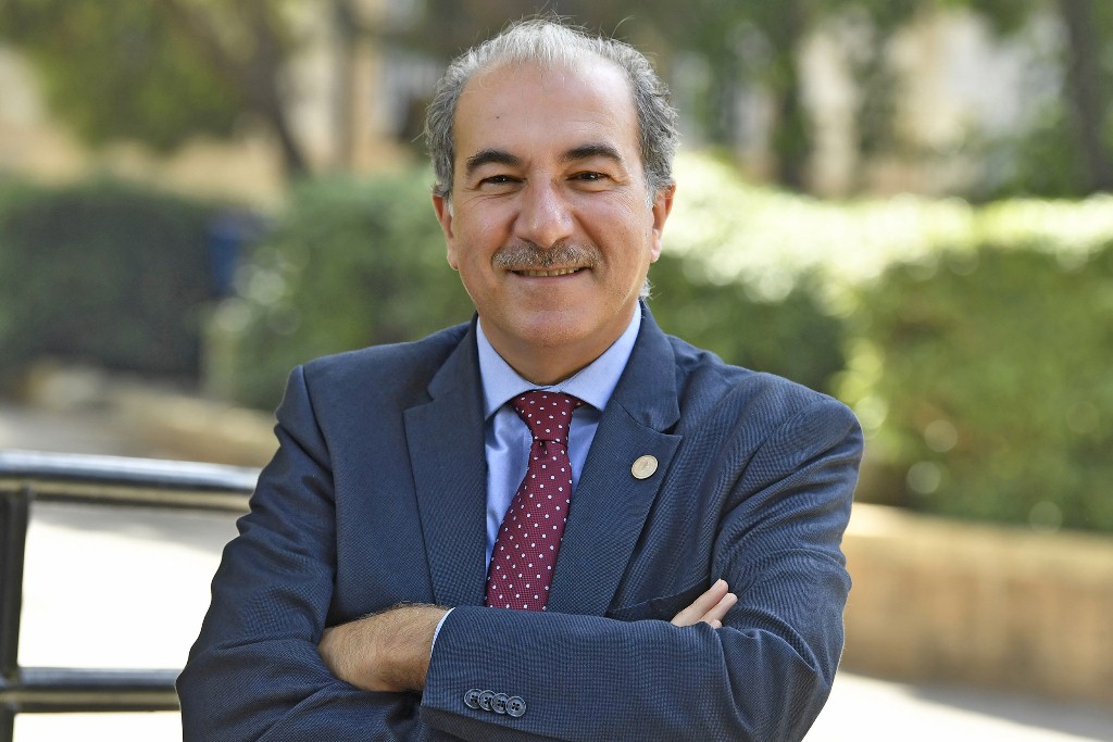  نائب رئيس الجامعة الأميركية في بيروت نال جائزة الخدمة المتميزة من مجلس تطوير ودعم التعليم