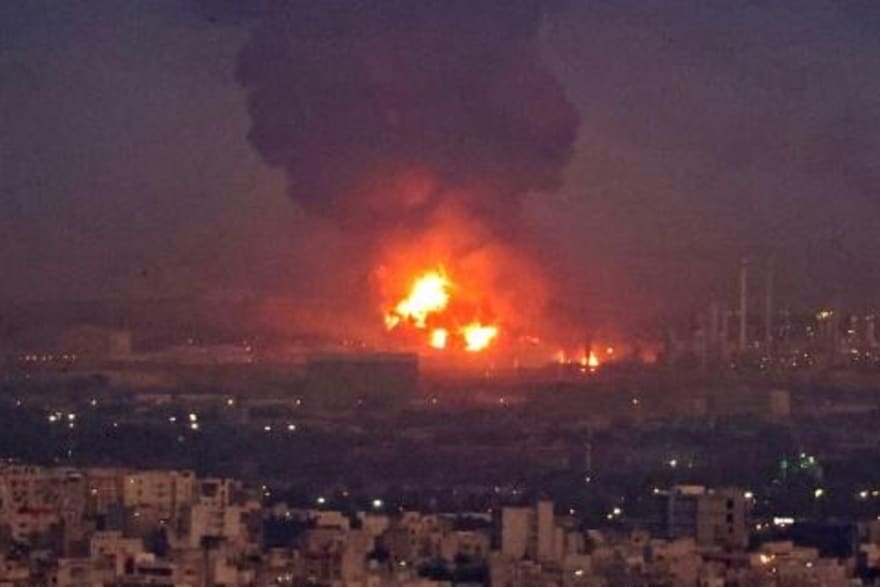 السيطرة على الحريق في مصفاة نفط في طهران
