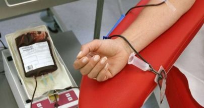 اللبنانيون يبيعون دمهم للفوز بـ"لقمة عيش"...