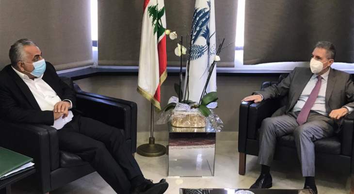 وزني يبحث مع كركي تصور الجهات الحكومية الضامنة لجهة زيادة التعرفة الاستشفائية والطبية