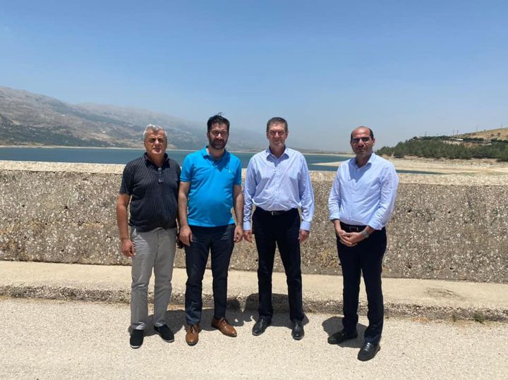 الوزير مراد جال مع سفير رومانيا على بحيرة القرعون...