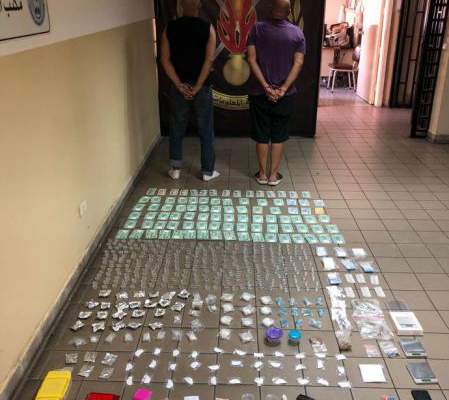 قوى الأمن: توقيف موزعي مخدرات وضبط كمية كبيرة منها داخل غرفة فندق في العقيبة