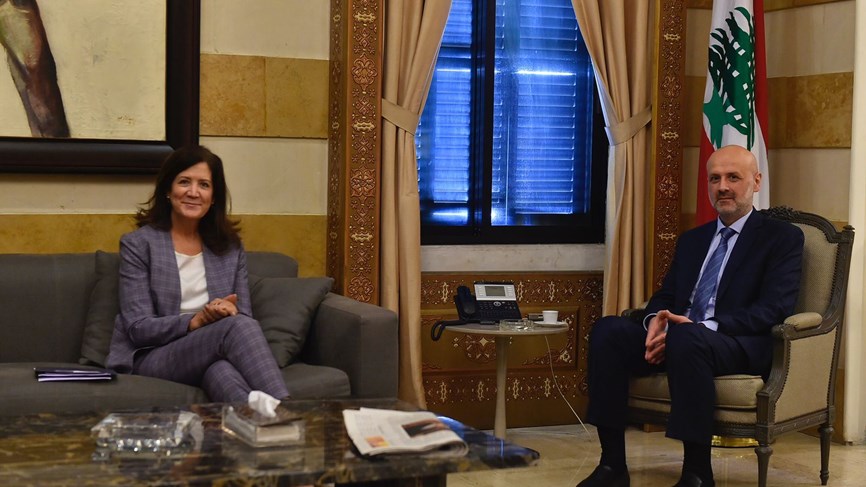 وزير الداخلية عرض الاوضاع في لبنان والمنطقة مع السفيرة الأميركية