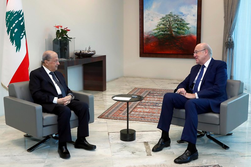 رئيس الجمهورية عرض مع ميقاتي لضرورة الإسراع في اطلاق البطاقة التمويلية ودرسا حلولا لمعالجة أوضاع موظفي القطاع العام والتقى فرونتسكا وغرييو