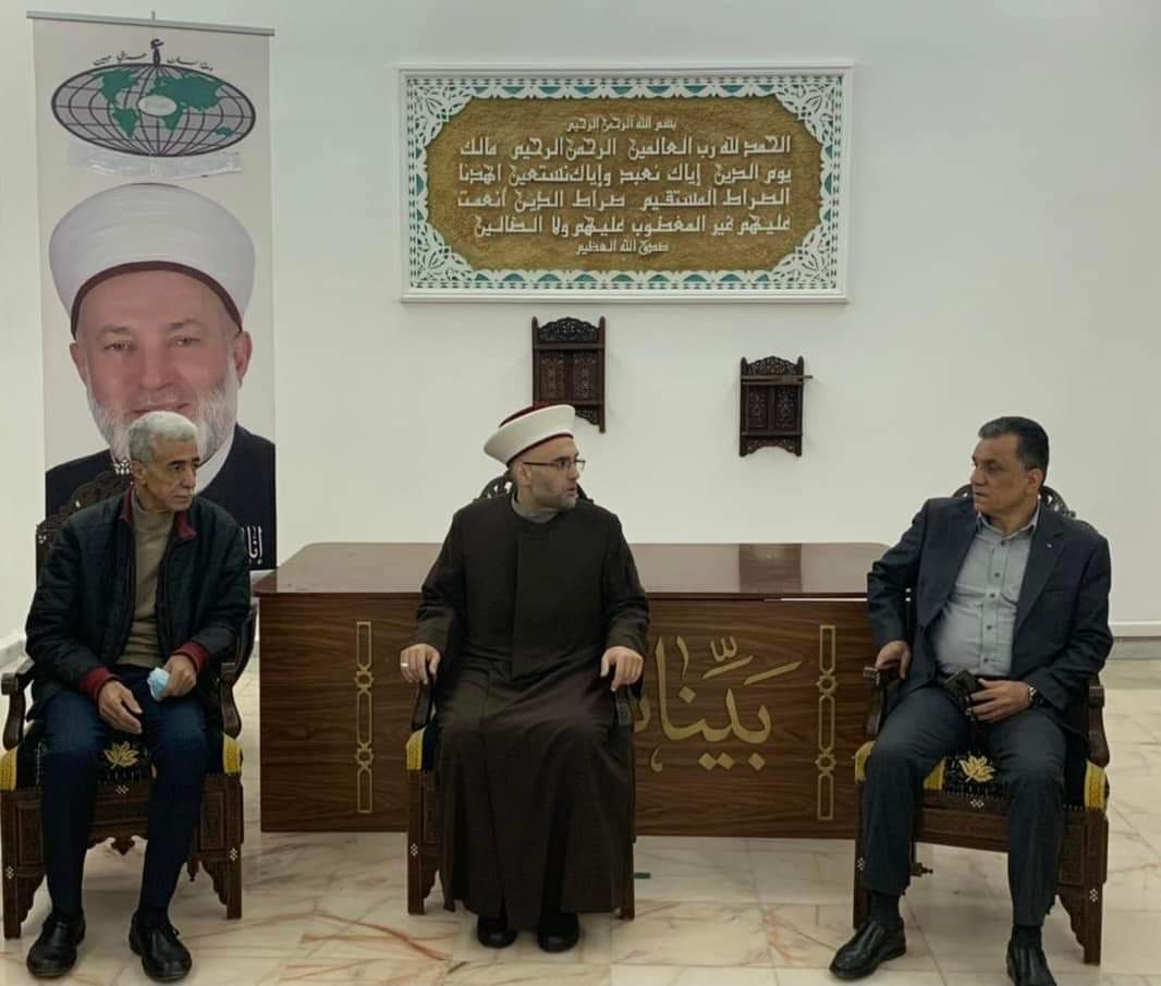 الشيخ جبري التقى وفدا من فتح