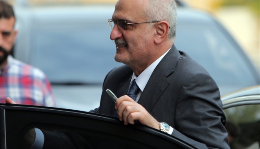 البيطار يطلب “التنفيذ الفوري” لمذكّرة توقيف علي حسن خليل