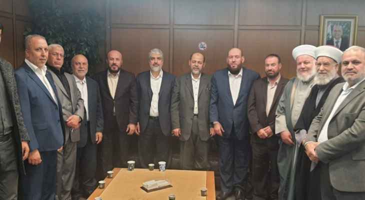 وصول مشعل إلى بيروت على رأس وفد من حركة حماس