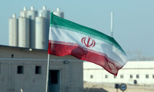 إيران تتعهد برد "ساحق" على أي هجوم إسرائيلي