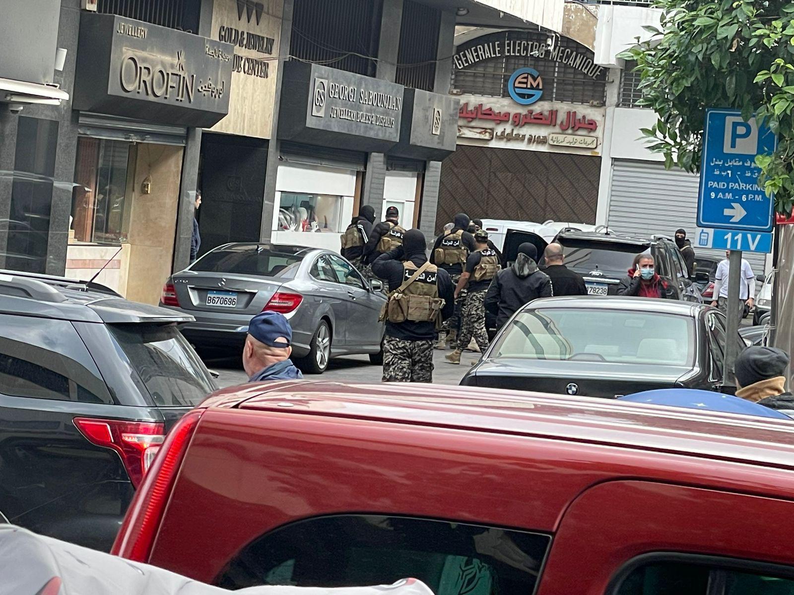 مداهمة محل بسترما في برج حمود والعثور على كمية من الحبوب المخدرة واليكم الحقيقة