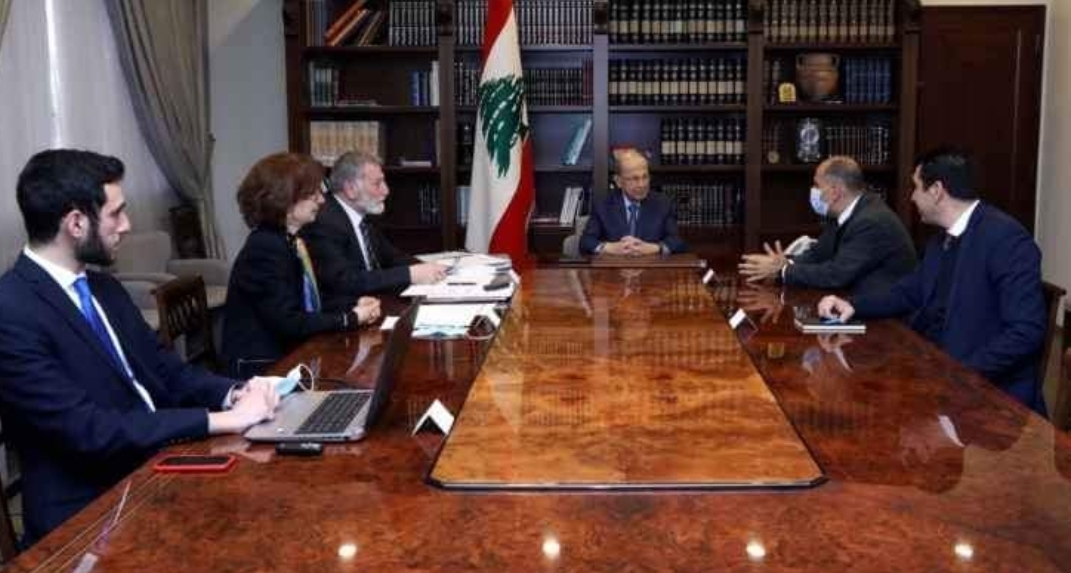 عون وقع قانون المنافسة