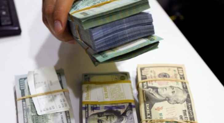 انخفاض سعر صرف الدولار في السوق السوداء الى 22900 ليرة