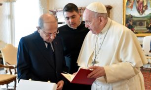 مصادر قصر بعبدا: شو عم نلعب معقول نمزح مع البابا؟!