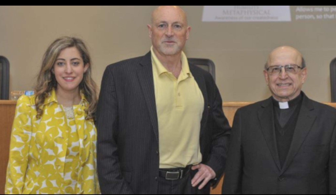 الكسندر هافارد حاضر في جامعة الكسليك