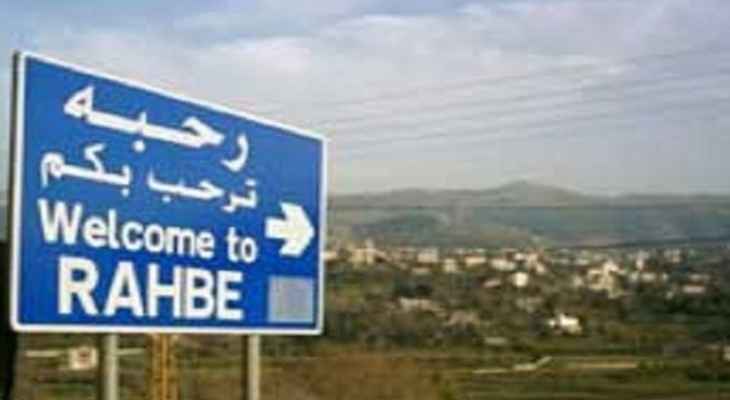 محتجون عند مفترق الجومة - عكار يرمون الحجارة بإتجاه موقع حفل للتيار الوطني الحر في بلدة رحبه والجيش يحاوطهم