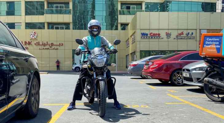 سائقو توصيل الأطعمة ينظمون إضرابا نادرا عن العمل في دبي