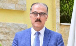 عبدااله يسأل عن "الماسك" في المطار