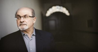 سلمان رشدي على جهاز التنفس وقد يفقد عينه... والفاعل لبناني 