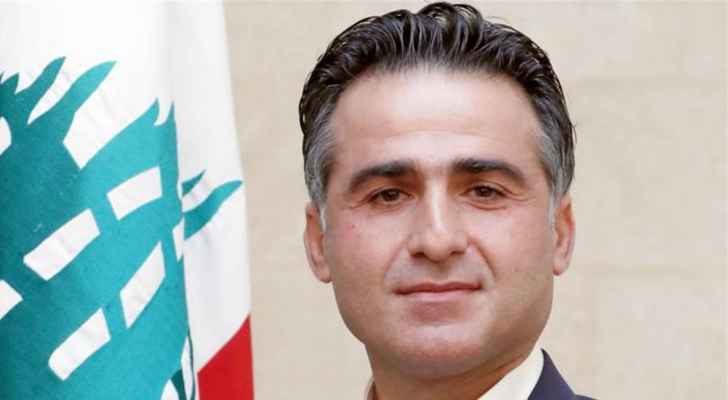 حمية : للكشف على الوضع الانشائي للاساسات والأوتاد للاهراءات في مرفأ بيروت