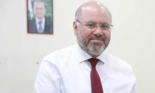 أبيض: مشروع مكننة توزيع الدواء سيضمن حصول كل مريض عليه