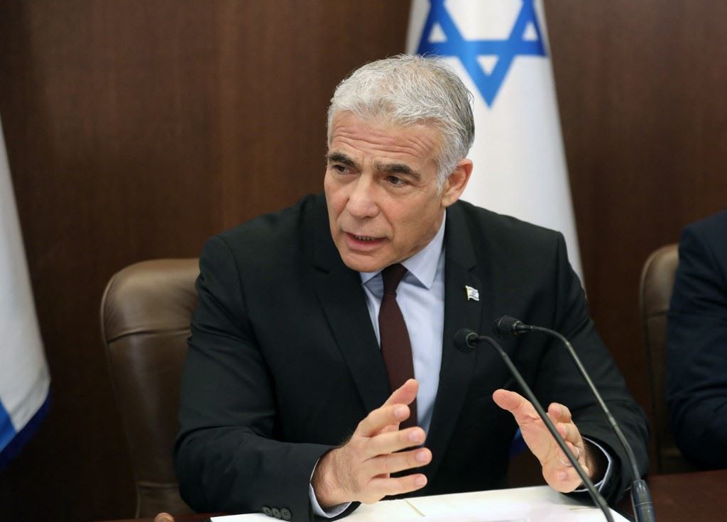 لابيد يدعو استراليا الى اعادة النظر بقرارها