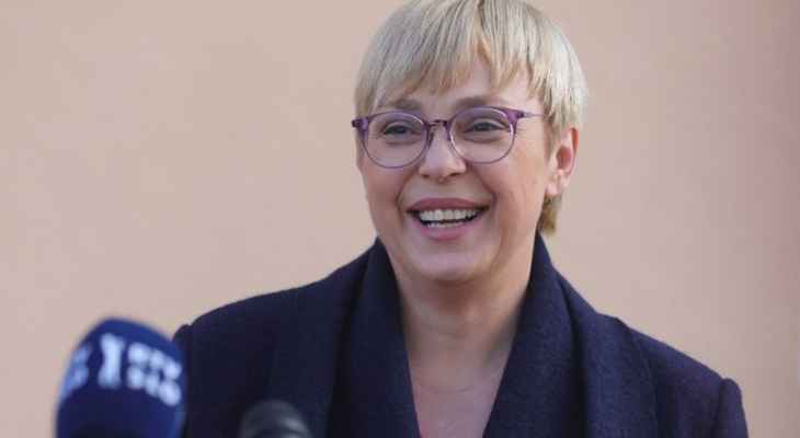 انتخاب المحامية ناتاشا بيرتس موسار رئيسة لسلوفينيا وهي أول امرأة تتولى هذا المنصب