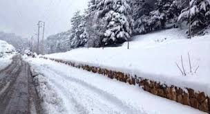 طرق مقطوعة بالثلوج