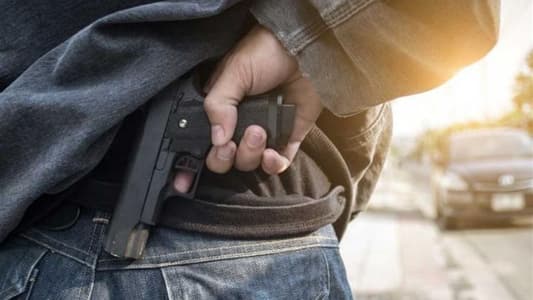 اطلاق نار على سيارة محام