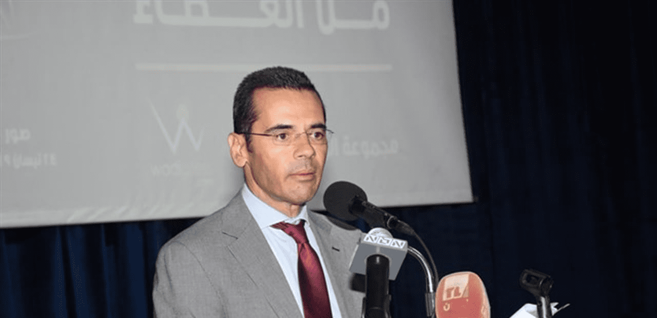 علامة معزيًا!