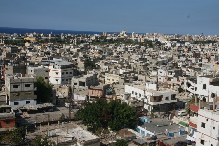 قتيل وسبعة جرحى باشتباكات مخيم عين الحلوة