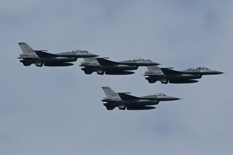 تايوان: رصد 26 طائرة حربية و7 سفن تابعة للجيش الصيني حول الجزيرة