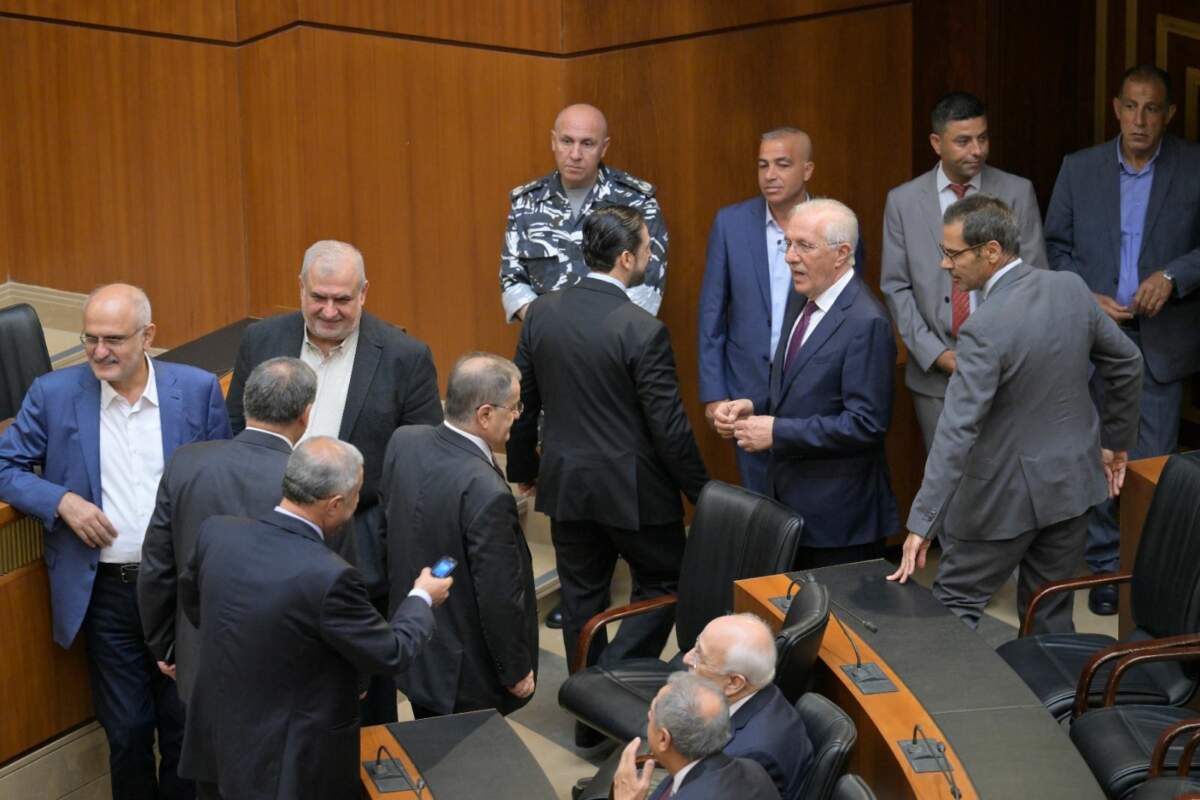 الغالبية لأزعور: استعادة التوازن في الأزمة المفتوحة