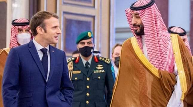 يلتقي الأمير محمد بن سلمان الرئيس الفرنسي إيمانويل ماكرون
