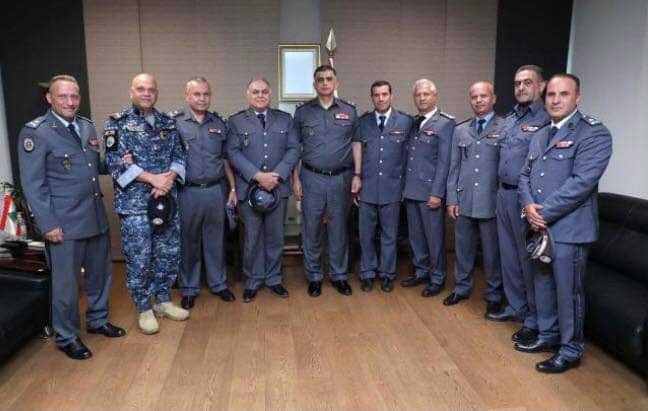 اللواء عثمان كرّم ضبّاطاً شملتهم التّرقية بعد أن أحيلوا إلى التّقاعد