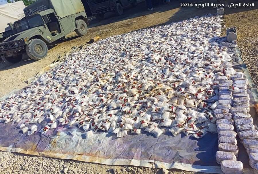 ضبط شاحنة محملة بالكبتاغون، وتنفيذ عملية دهم وتوقيف مواطنَين في منطقة البقاع