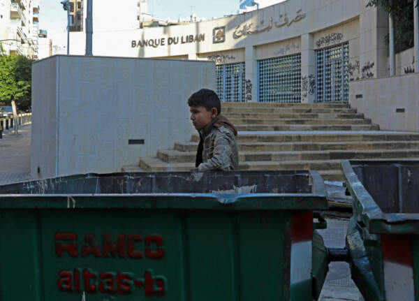 تحذيرٌ من “خضّات نقديّة” تمهّد لسقوط مالي كبير لا تحمد عقباه!