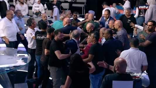 عراك في "صار الوقت"