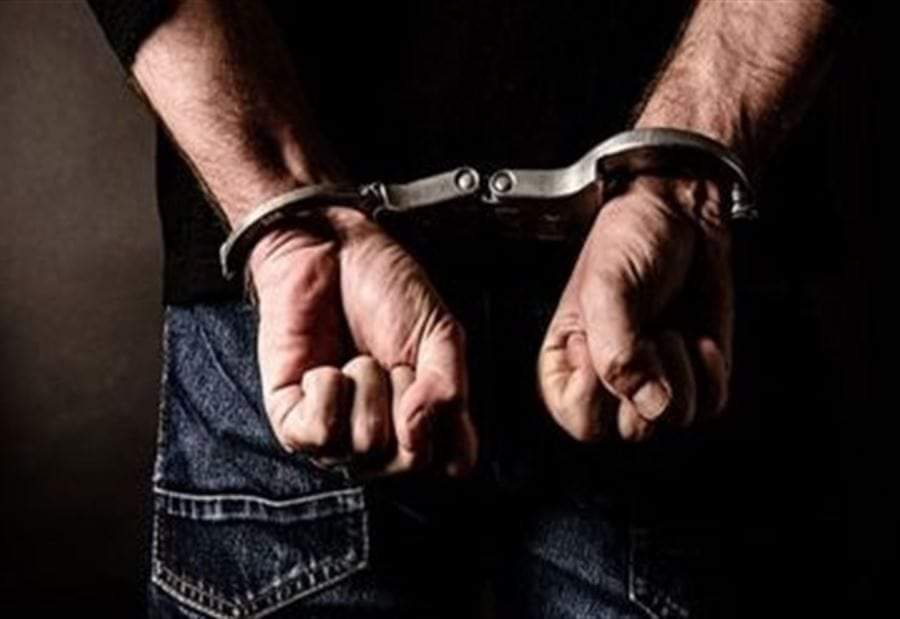 بعد فراره من نظارة مخفر الباروك، شعبة المعلومات كشفت مكان اختبائه في رأس الدكوانة وأوقفته برفقة شقيقه وقريبه اللذين كانا بصدد تهريبه إلى سوريا