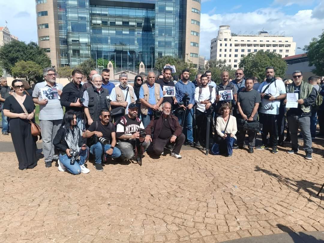 إعلاميون نفذوا وقفة احتجاجية لاستنكار الاعتداءات الإسرائيلية والمطالبة بتحقيق دولي