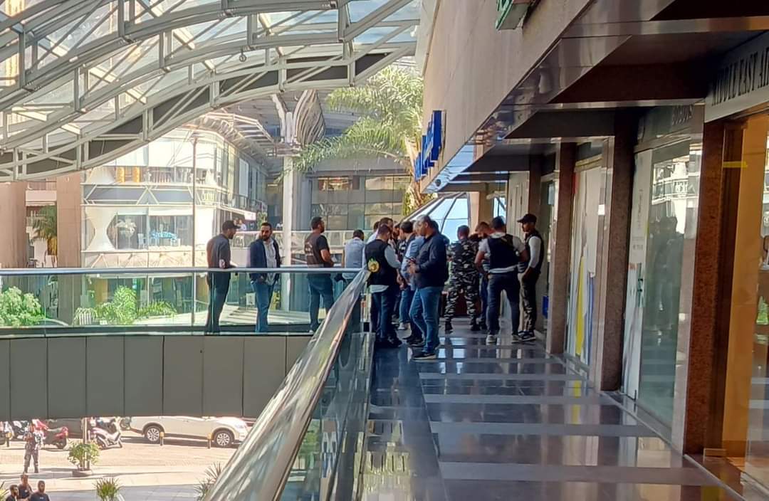 نازحون سوريّون يبنون مخيّماً على الأملاك العامّة... و امن_الدّولة تتدخّل