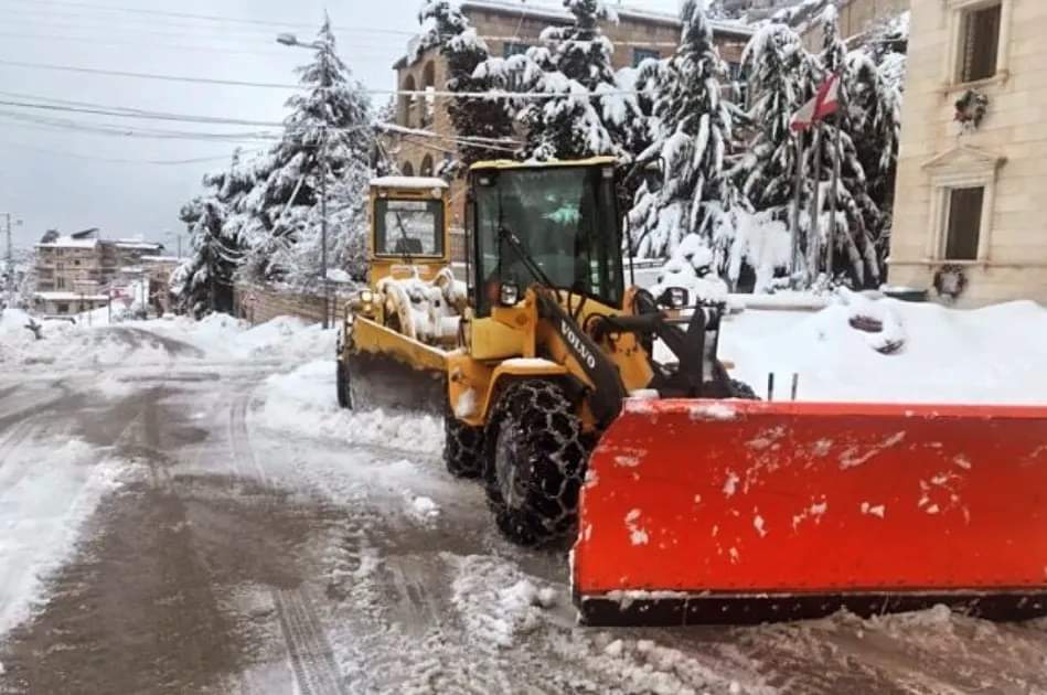 "خطر على حياة المواطنين": مناشدة من وزارة الأشغال